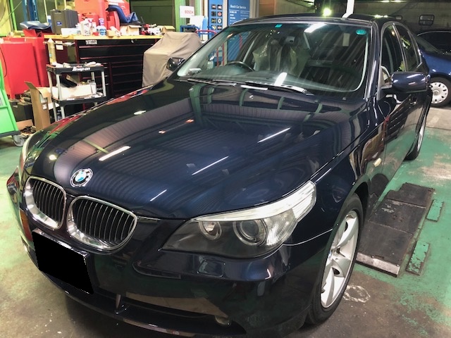 BMW5シリーズ、オイル漏れ修理。　オイルパンガスケット交換。