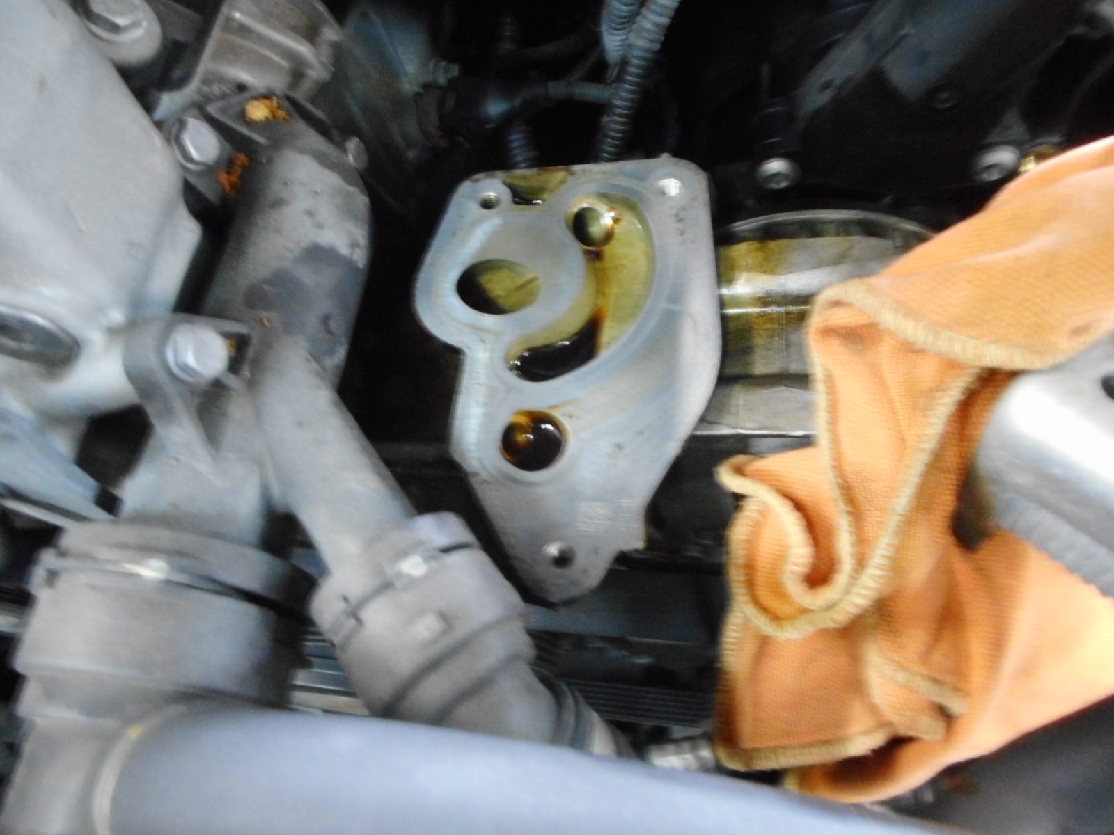 K様・BMW320i（E90）オイル漏れ・エンジン不調・警告灯点灯。