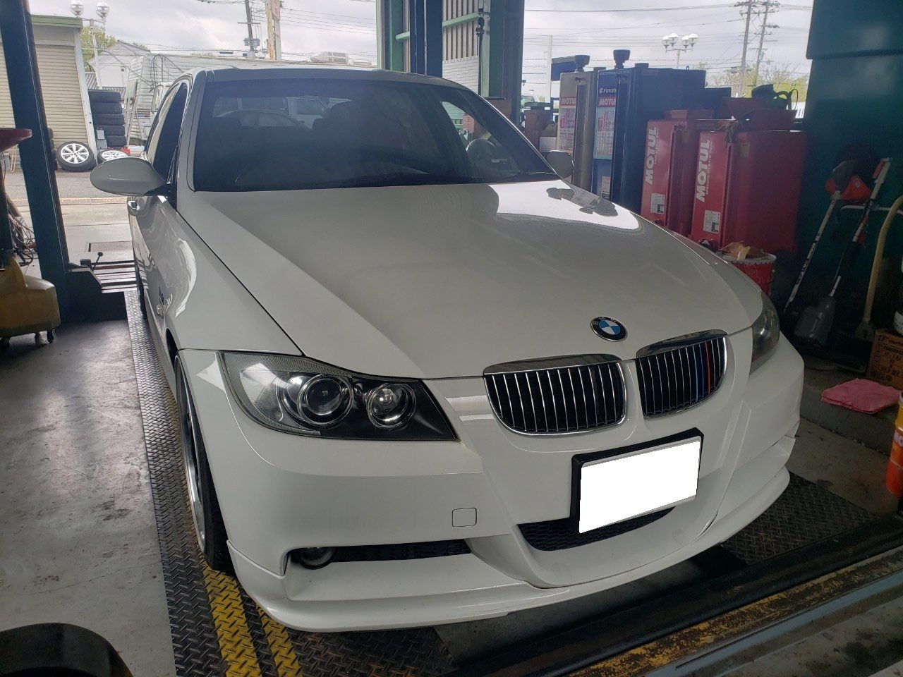 N様・BMW（E90）車検整備。