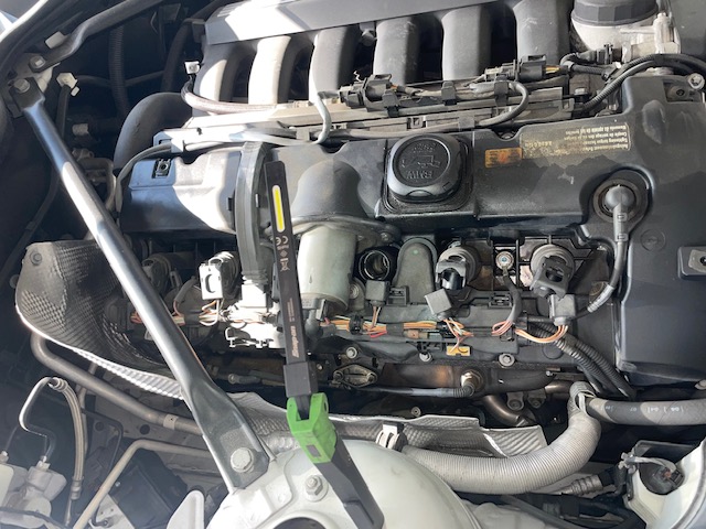 BMW　Z4、エンジン不調と球切れ点検。